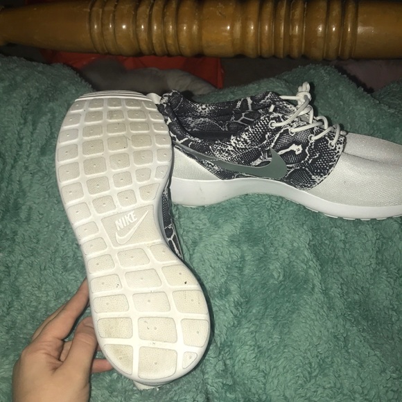 Nike Shoes - Picture 2 of 4